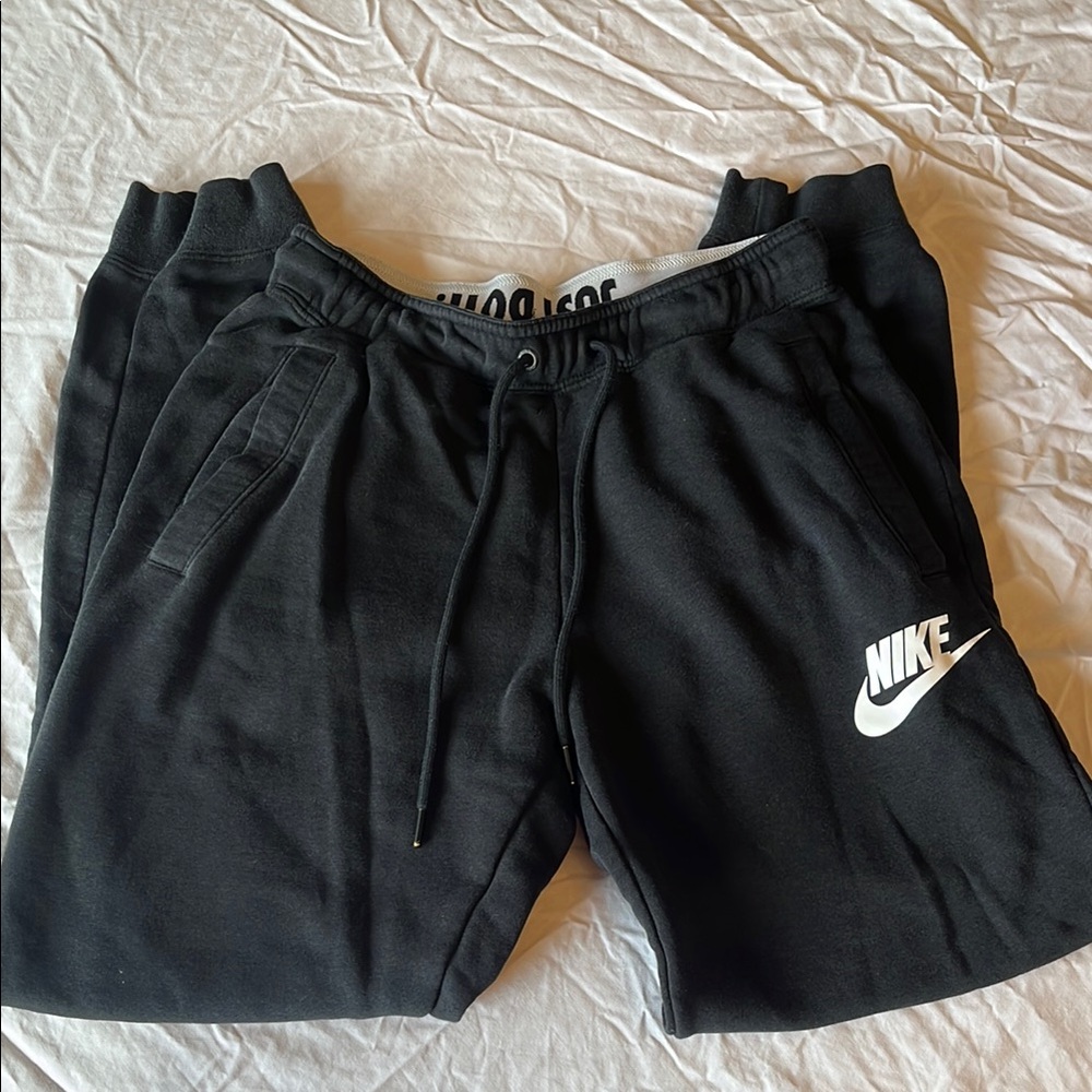 Nike Women’s Black Cuffed Sweatpants SZ S